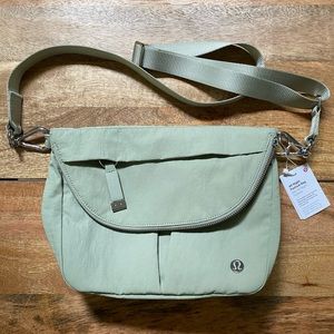 Lululemon all night festival bag